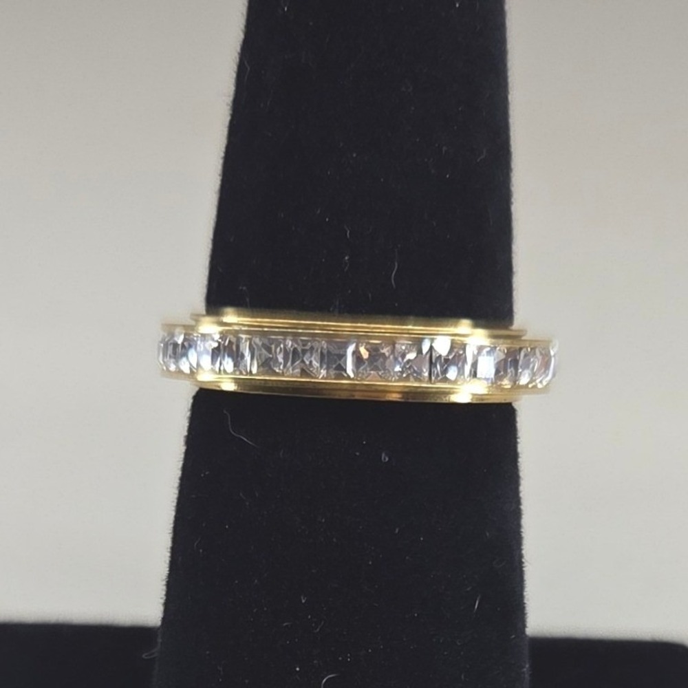 Gold Tone Princess Cut Clear Eternity Band Channel Set Spinner Ring Size 7 0383